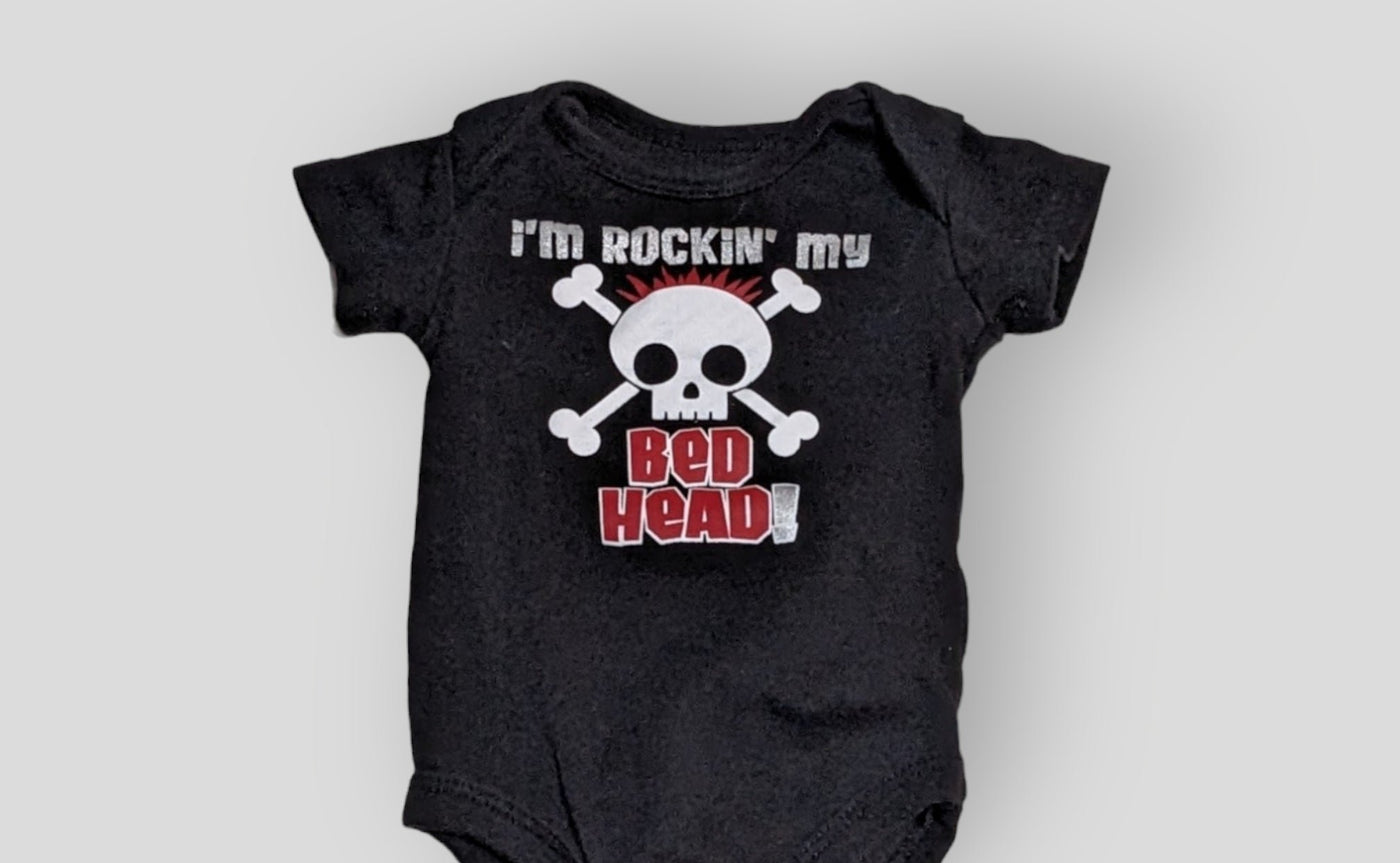 Black "I'm Rockin' My Bed Head" Onesie (3M)